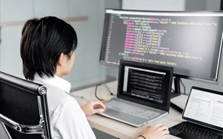 青州 ,php声明和调用变量的符号是什么？